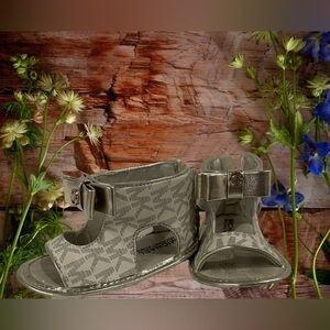 Micheal Kors toddler‎ sandals size 3